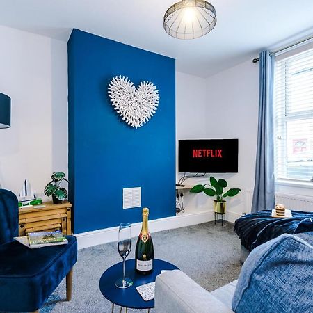 Spacious 2-Bed City-Centre Cottage In Chester By 53 Degrees Property - Ideal For Groups & Couples - Sleeps 6 외부 사진