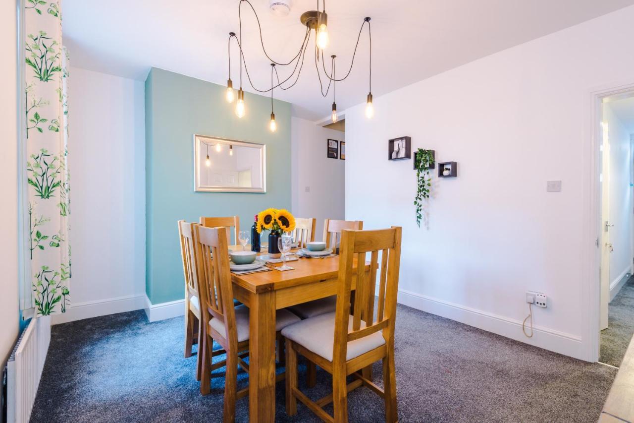 Spacious 2-Bed City-Centre Cottage In Chester By 53 Degrees Property - Ideal For Groups & Couples - Sleeps 6 외부 사진